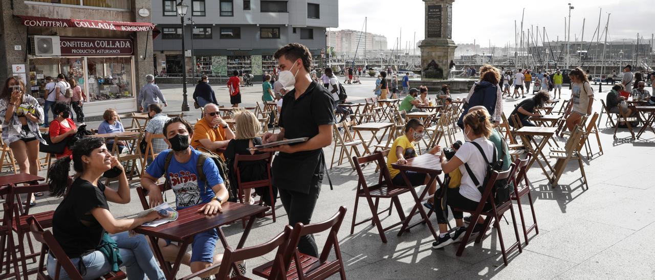 Terrazas hosteleras en la plaza del Marqués.