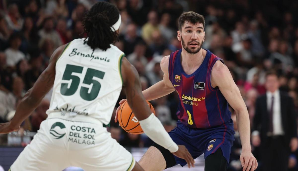 Darío Brizuela, defendido por Kendrick Perry