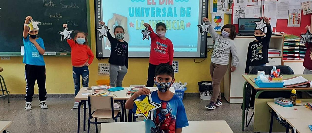 El alumnado ha realizado una estrella y se ha hablado sobre la importancia de los niños y niñas en la sociedad.