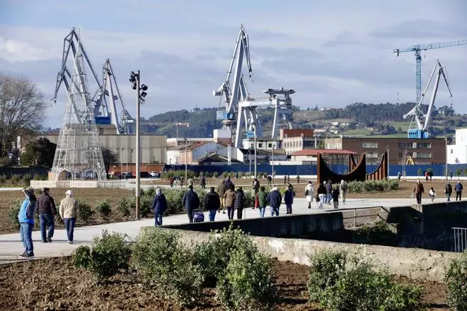 El paseo de Naval Gijón ya está abierto a la ciudadanía (en imágenes)