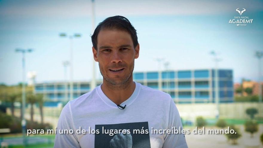 Rafa Nadal llama a visitar Mallorca con el reclamo de su academia de tenis