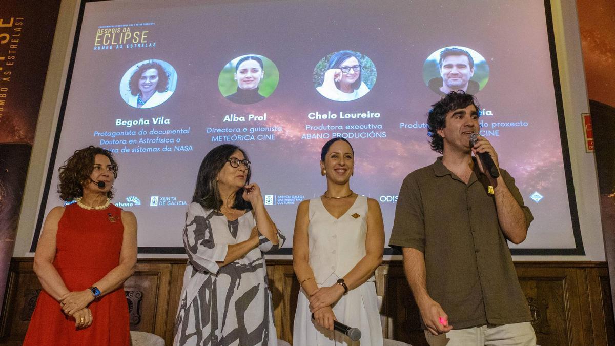 Por la izquierda, Begoña Vila, Chelo Loureiro, Alba Prol y Raúl García, equipo de 'Despois da eclipse'