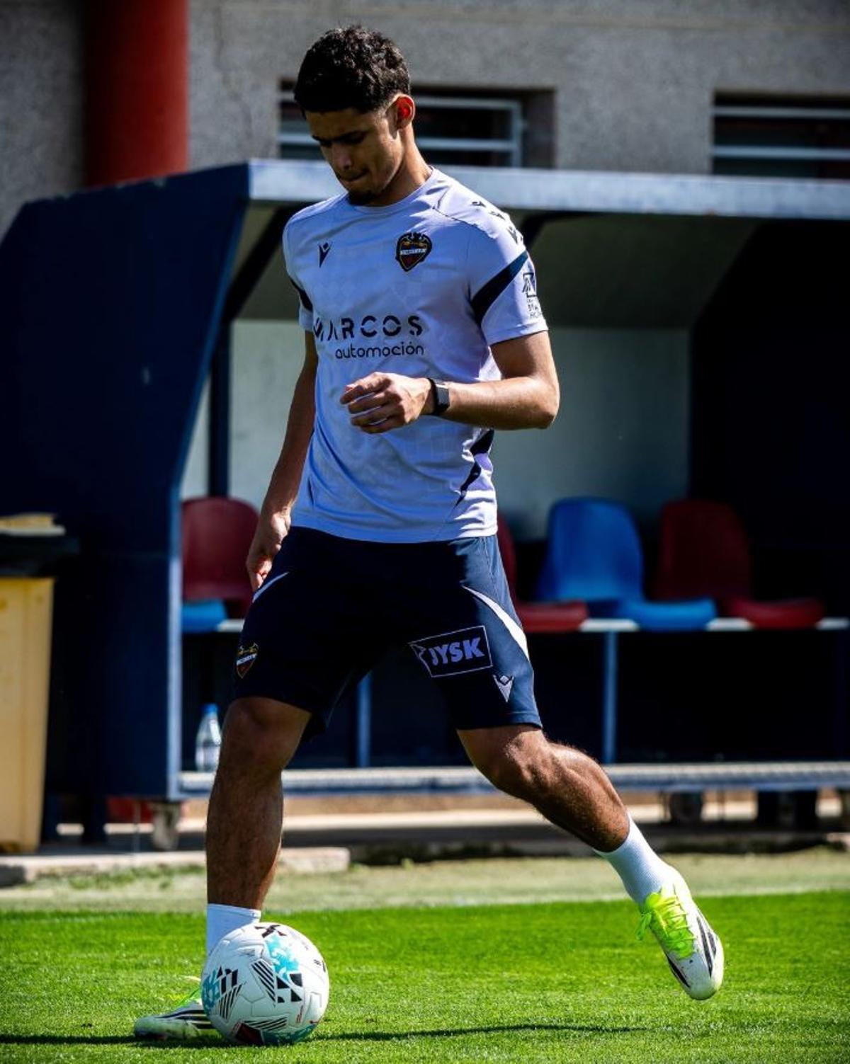 Ugo Raghouber vuelve al césped