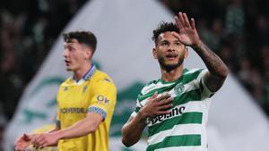 Luis Suárez celebra un gol contra el Estoril