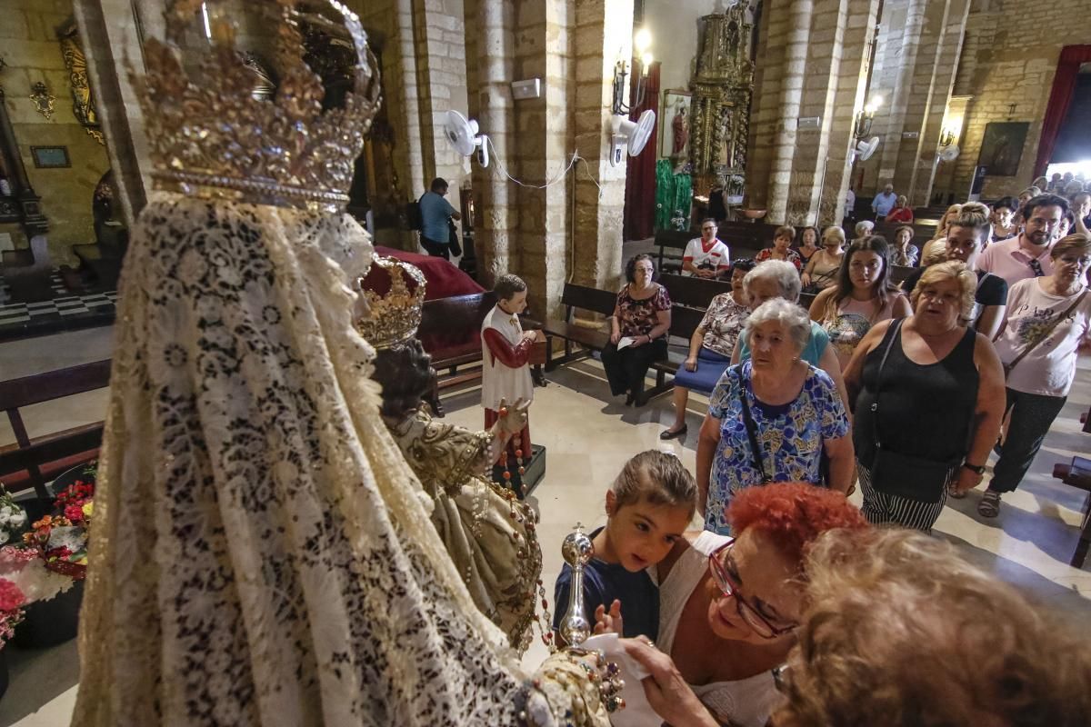 Martes 13: besamanos de la Virgen de los Remedios