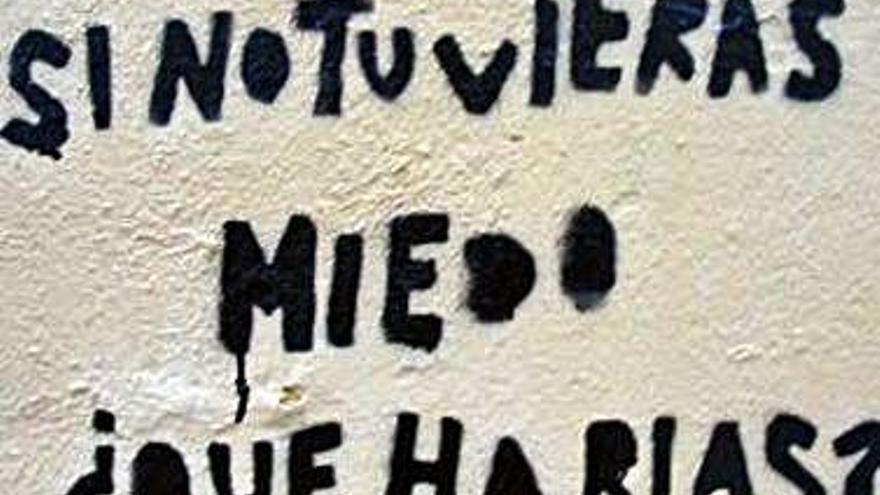 Una frase escrita en una pared.