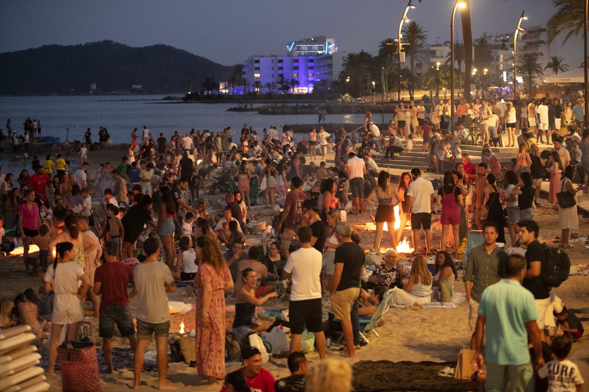 Mira aquí todas las fotos de la noche de San Juan en Ibiza