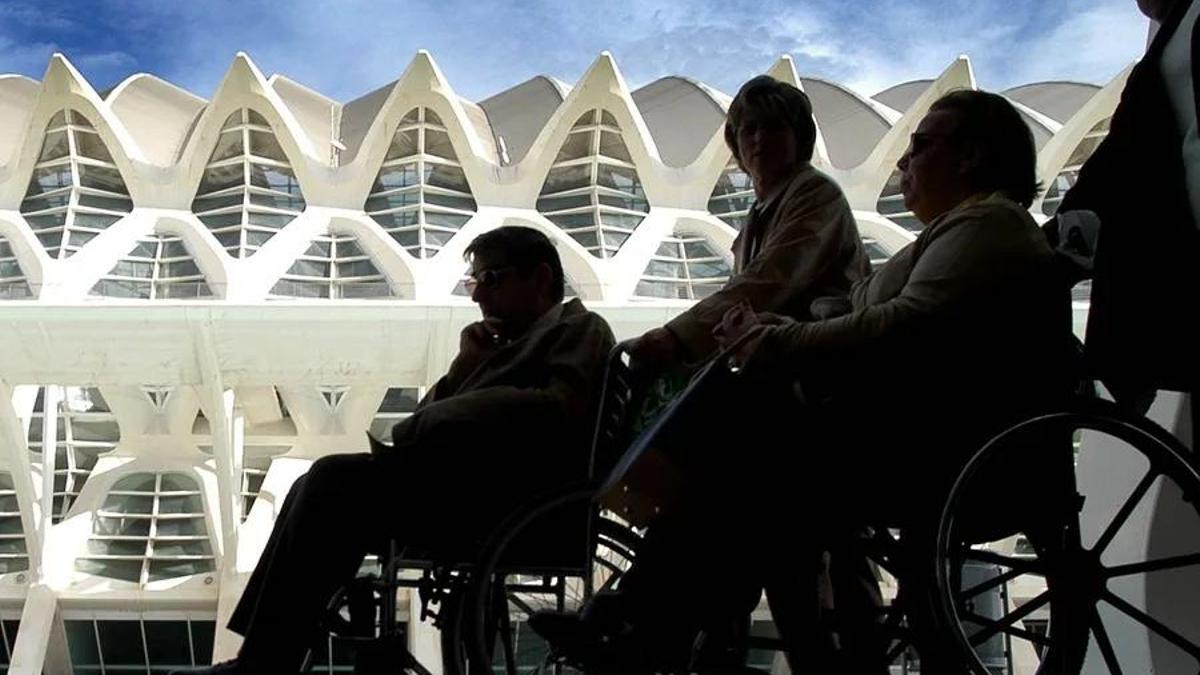 Personas con discapacidad en silla de ruedas