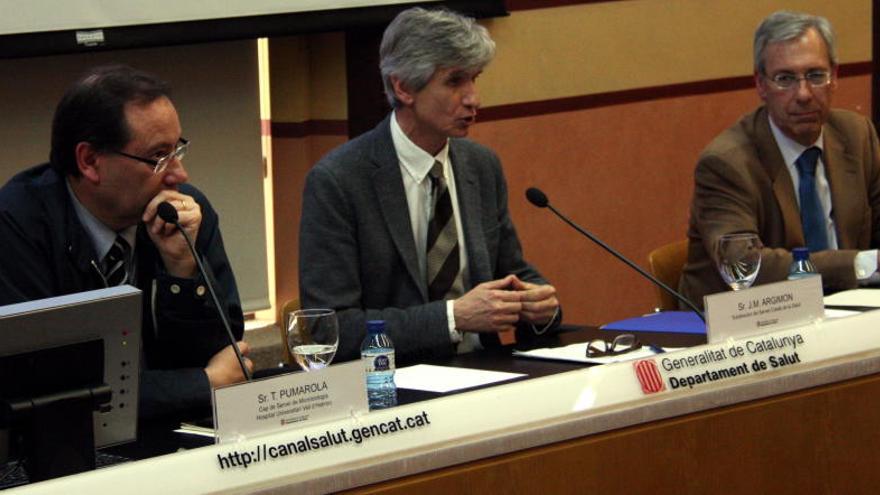 Carlos Rodrigo, Josep Maria Argimon i Tomás Pumarola, durant la roda de premsa d&#039;ahir.