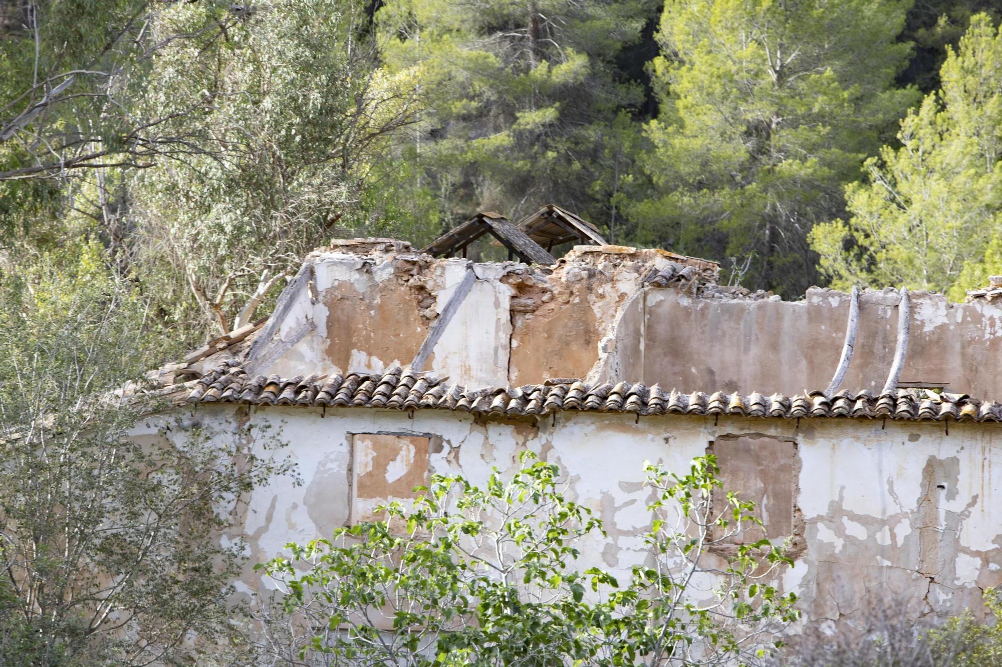 Este es el estado de deterioro que sufre la "Casa de los Quadrado" en Xàtiva