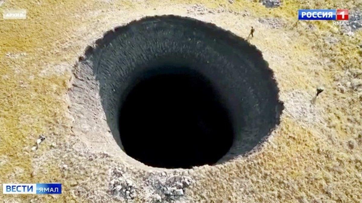 Un hoyo de 50 metros de profundidad aparece en Siberia