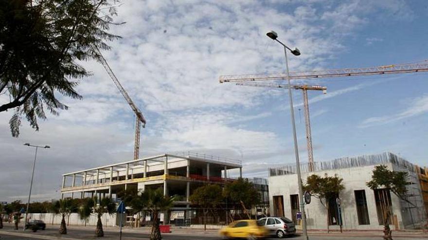 Obras del nuevo parque de Bomberos y de la Policía Local en una imagen de archivo.