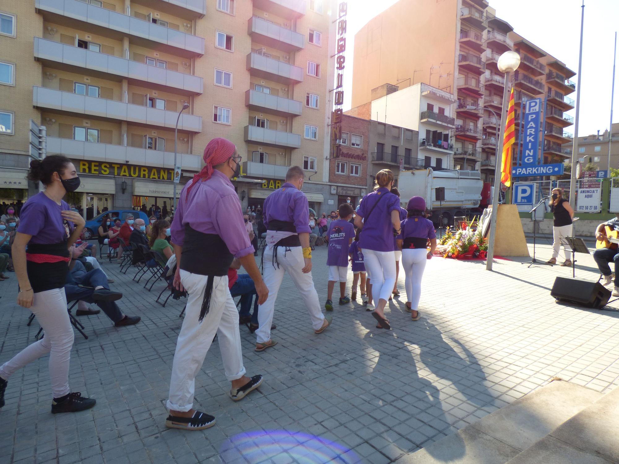 La Colla Castellera de Figueres preparant-se per fer el pilar