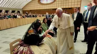 El día que Levante-EMV llevó a las falleras mayores de València ante Francisco