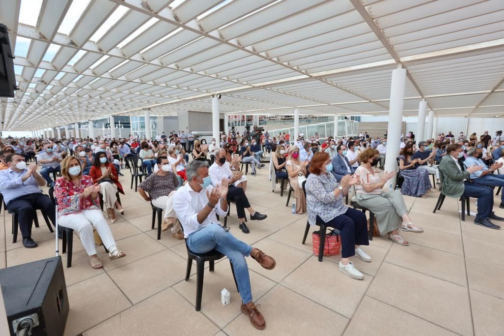 Ximo Puig celebra un acto en Alicante por el segundo año de mandato bajo el lema "Un futuro para crecer"