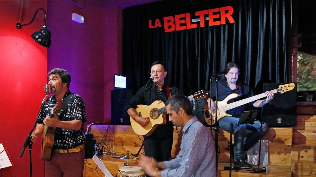 La banda Pantanito, en activo desde el 2002, durante un concierto en La Belter.