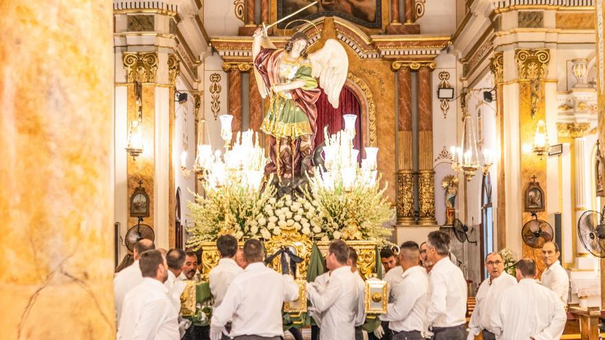 Procesión de San Miguel en Daya Nueva