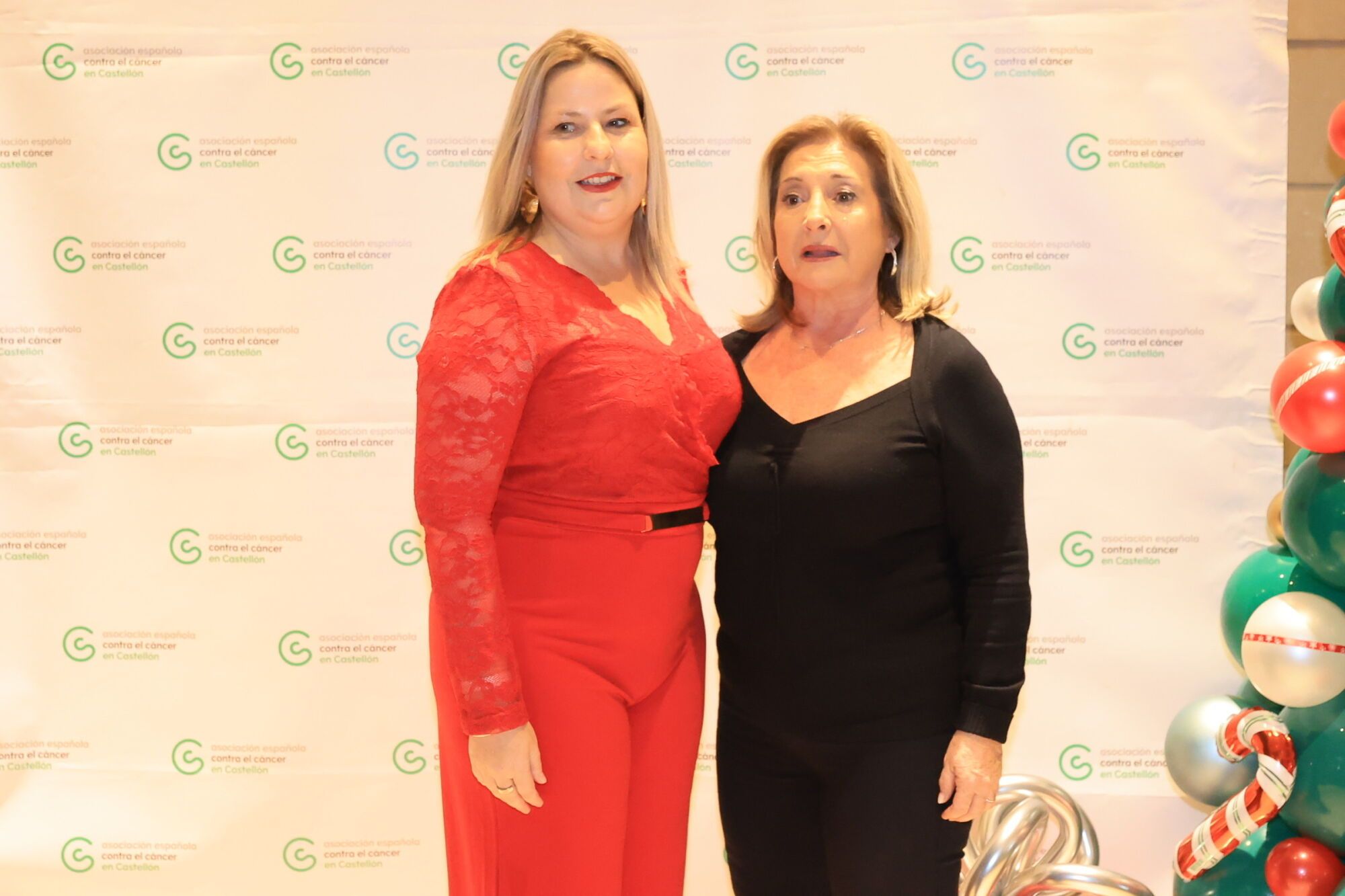 La AECC rinde homenaje al voluntariado en su tradicional cena solidaria