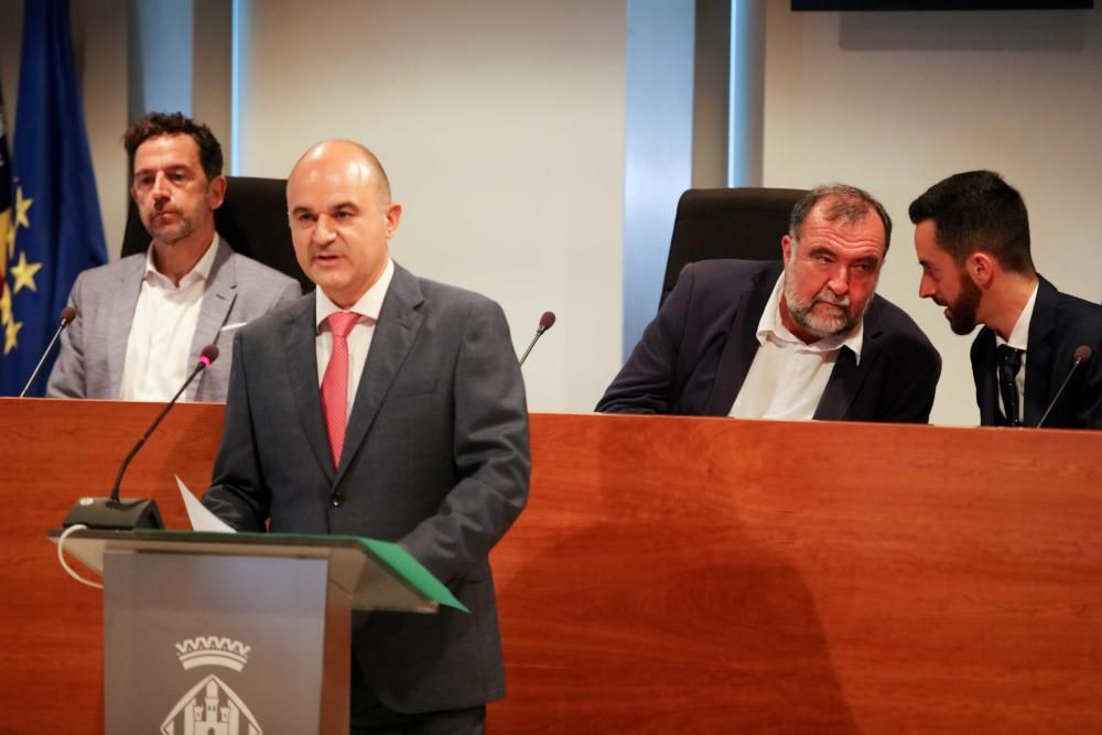 El nuevo presidente del Consell se marca como reto el acceso a la vivienda y carga contra «los lujos basados en el incivismo»