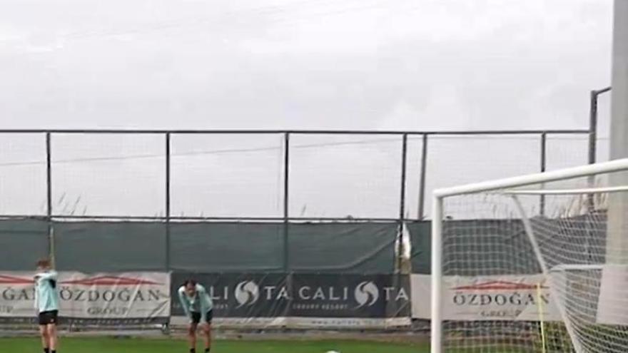 Kayne van Oevelen parando en un entrenamiento