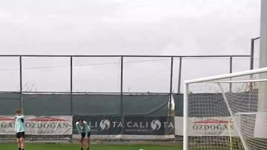 Kayne van Oevelen parando en un entrenamiento