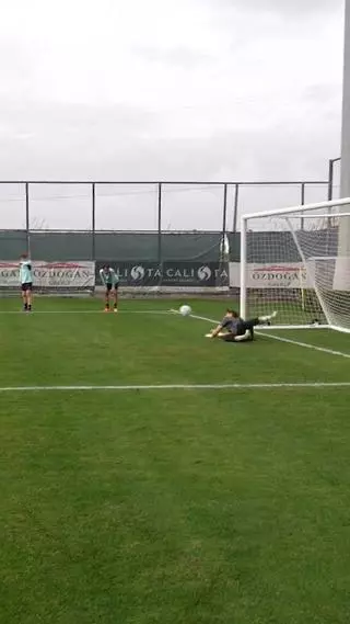 El Valencia contacta con el Volendam por el portero Kayne van Oevelen