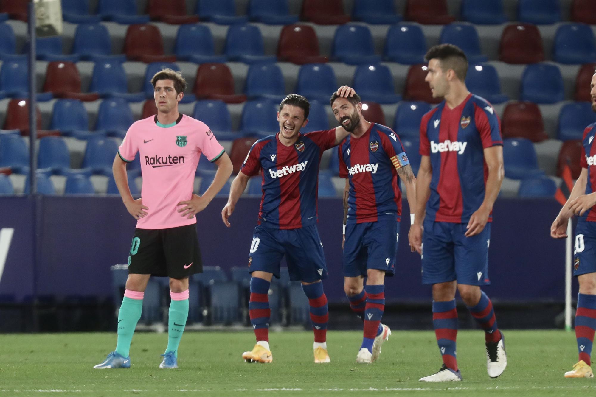 Las imágenes del empate entre el Levante y Barcelona en el Ciutat de València