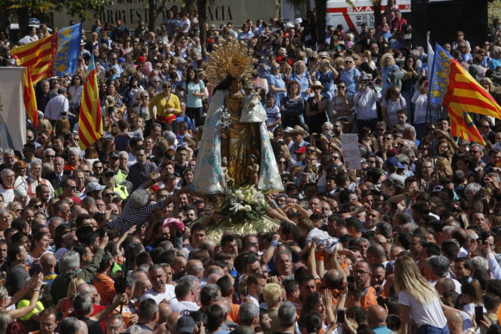 Día de la Virgen de los Desamparados: Traslado de la Mare de Déu