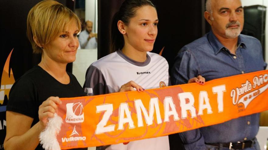 Aleksandra Stanacev, durante su presentación como jugadora del Quesos el Pastor