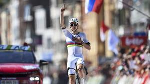 Pogacar conquereix la quarta Lieja i Blasi torna a brillar