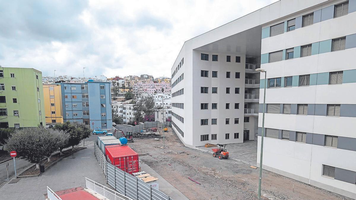Obras de construcción de un edificio de viviendas de protección oficial en la capital grancanaria.