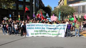 Los interinos se manifiestan en Barcelona contra el abuso de la temporalidad en la administración