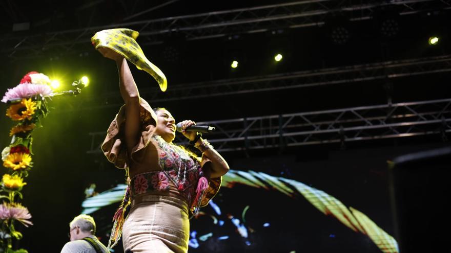 Lila Downs encandila al público en un concierto total