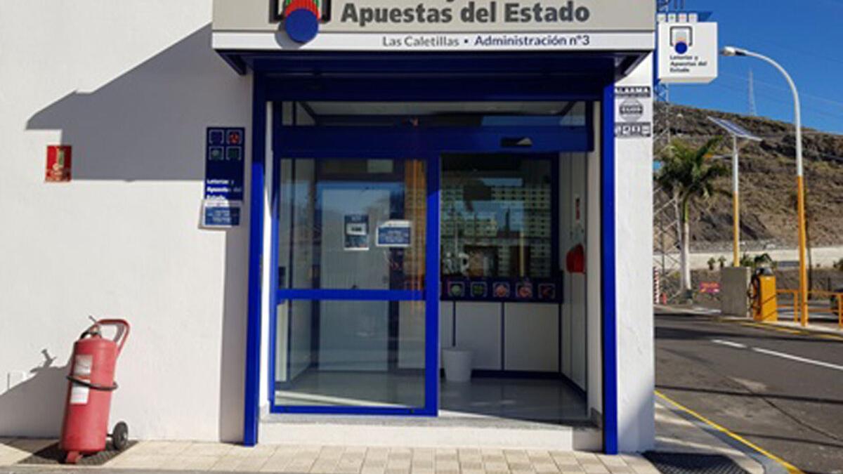 Administración de loterías de Las Caletillas, donde se selló uno de los billetes premiados.