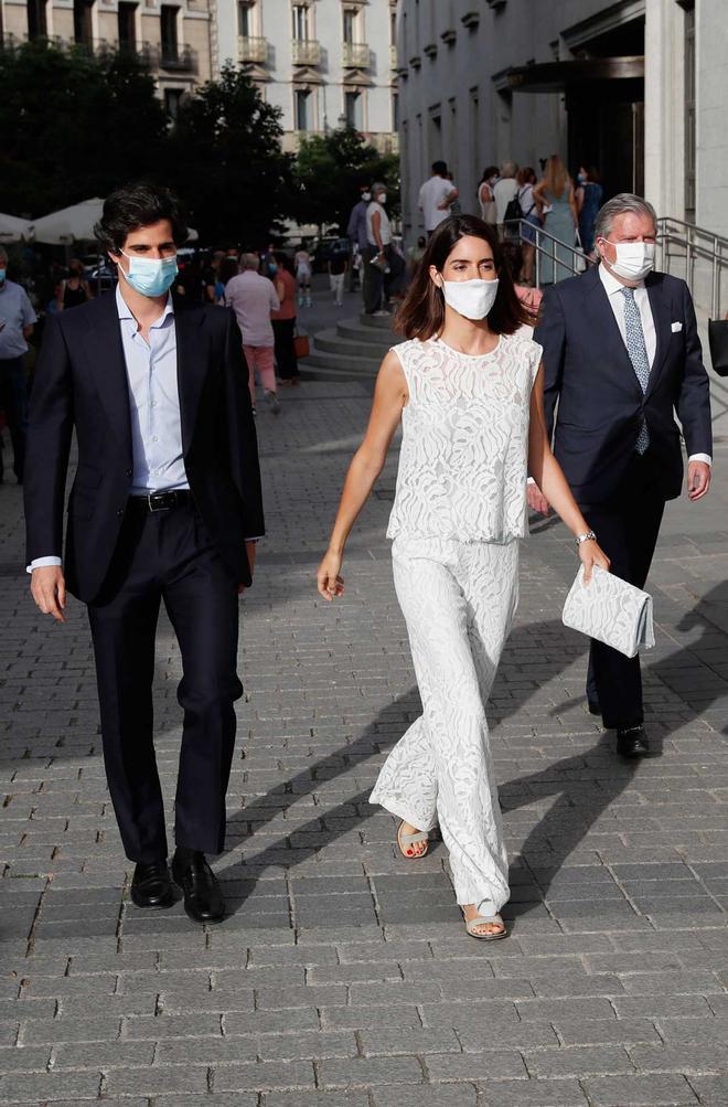 El look de Sofía Palazuelo, de la firma Jan Taminiau, llegando a un concierto benéfico en Madrid