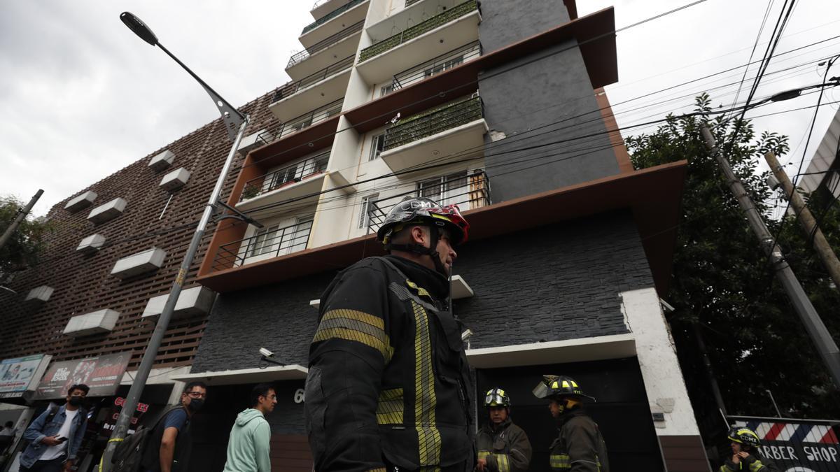 Los servicios de emergencias están desplegados en las calles de México.