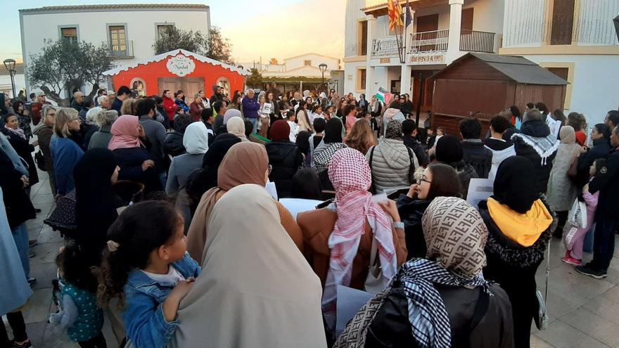Concentración en Formentera contra el «genocidio» en Palestina