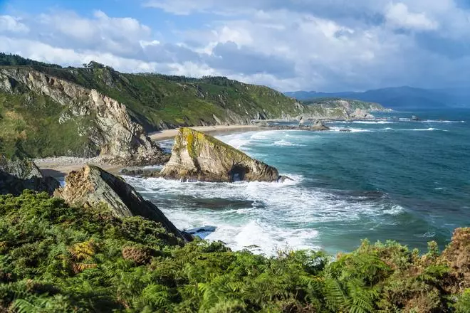 Este recorrido por la costa más salvaje del Atlántico es uno de los más espectaculares del norte