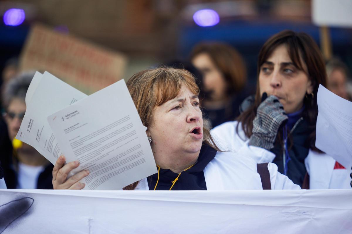 Continúa la concentración de Infermeres de Catalunya para reclamar mejoras laborales