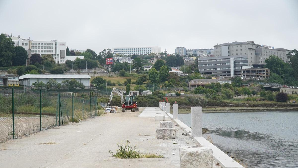 Obras en el tramo coruñés del paseo litoral, el pasado mes de junio.