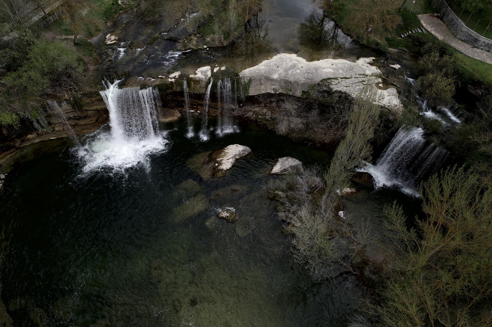 Una cascada en Pedrosa de Tobalina.