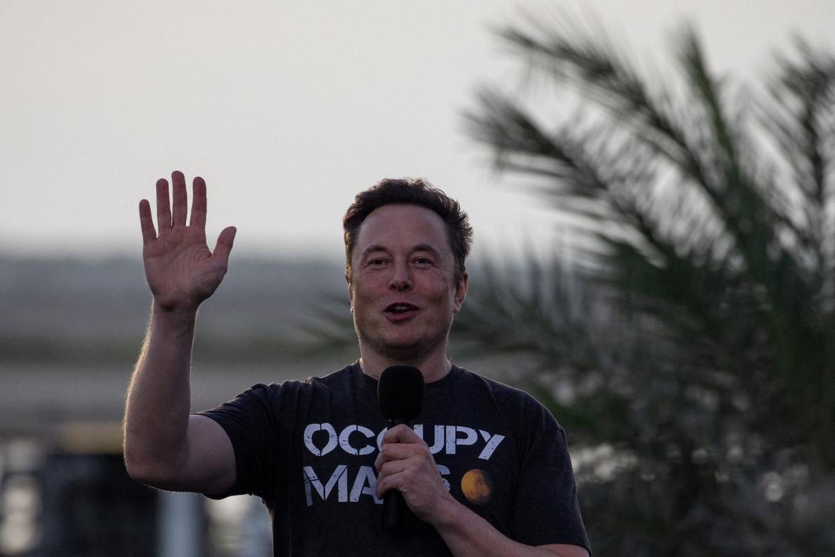 Elon Musk en los terrenos de su compañía SpaceX Starbase in Brownsville, Texas. Elon Musk en los terrenos de su compañía SpaceX Starbase in Brownsville, Texas.