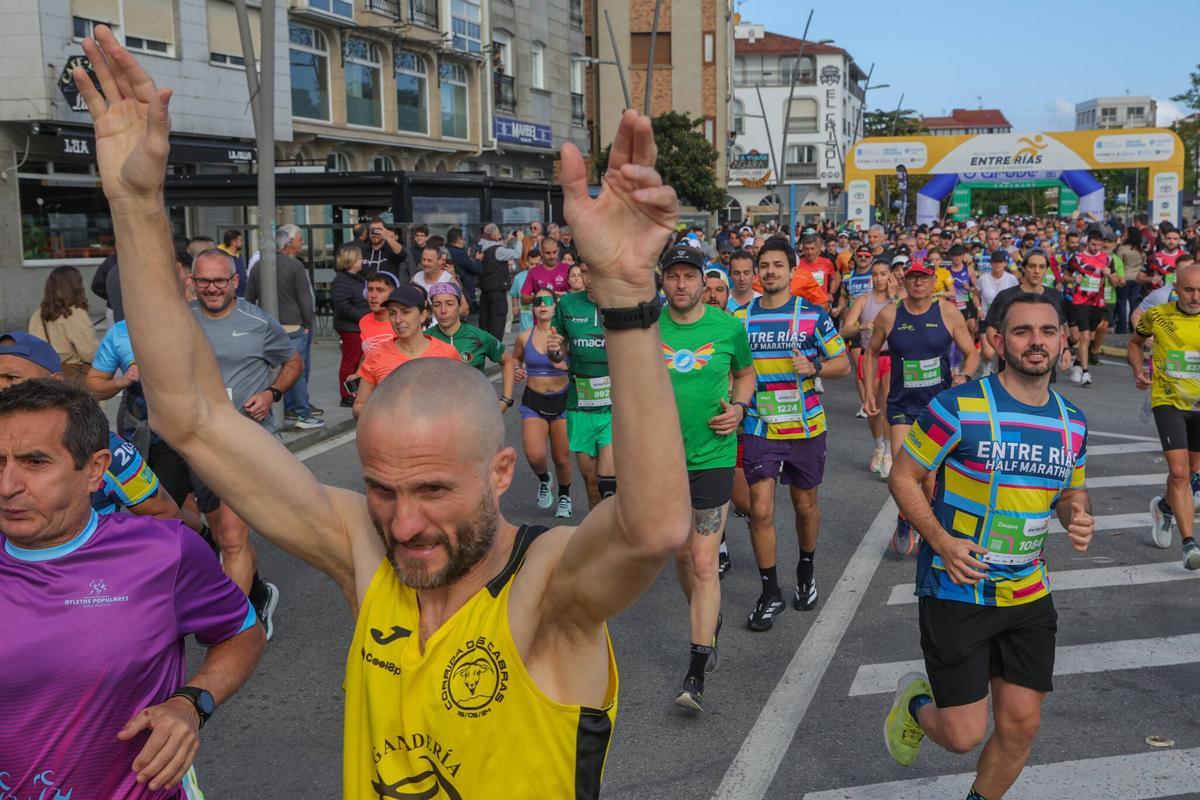 Multitudinaria media maratón entre O Grove y Sanxenxo Multitudinaria media maratón entre O Grove y Sanxenxo