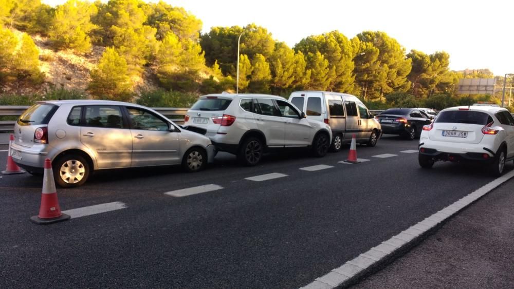 Un accidente colapsa la autopista de Palmanova