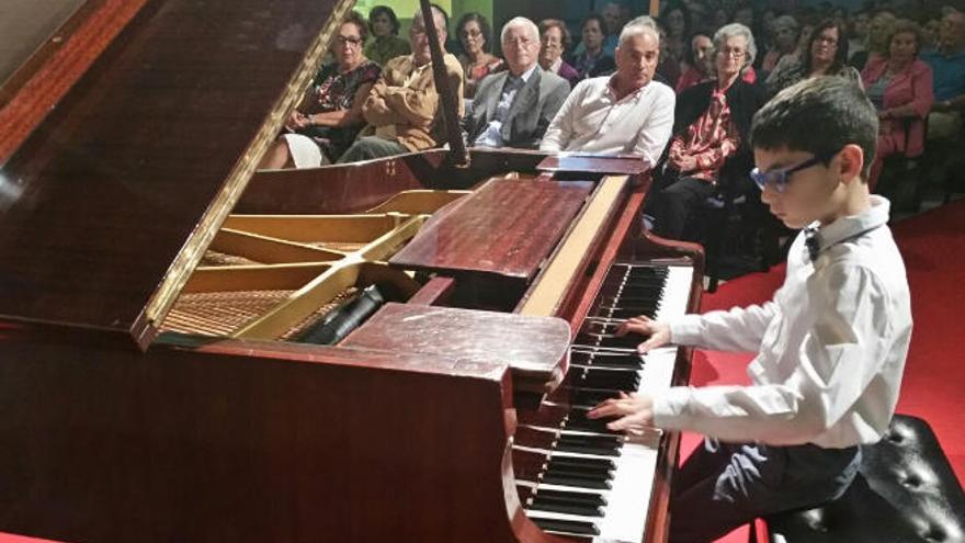 Lorenzo, el 'piccolo' pianista - La Provincia