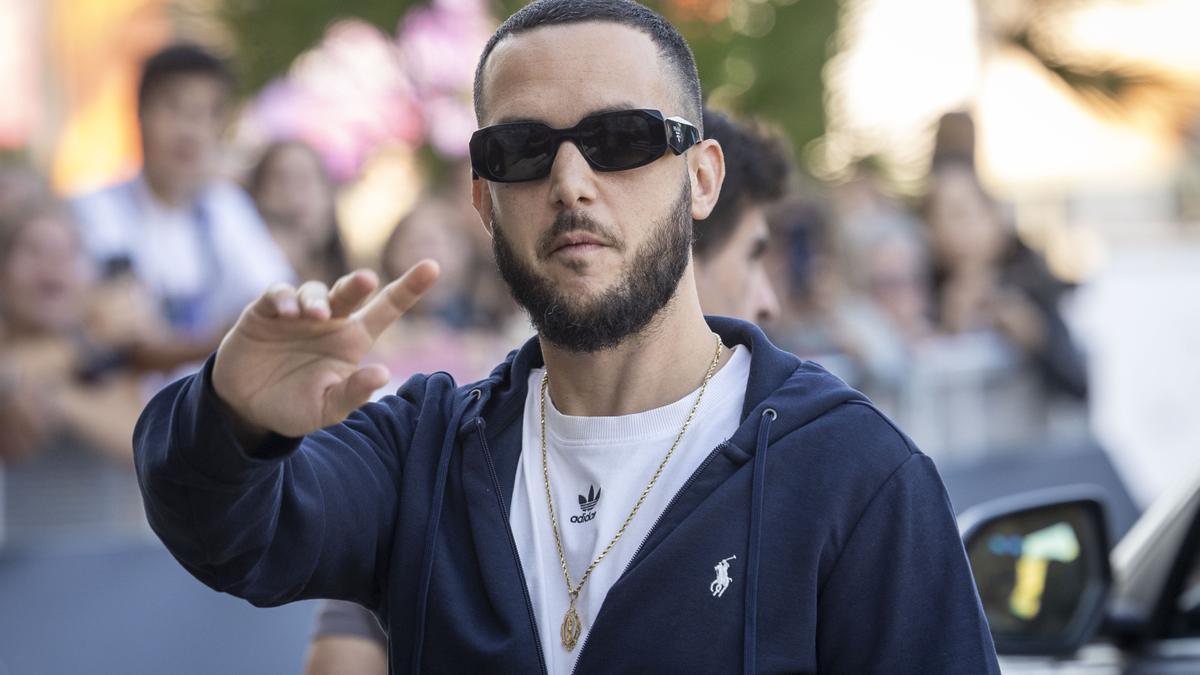 El músico Antón Álvarez, conocido como C Tangana, a su llegada el pasado jueves al hotel que aloja a los invitados de la 72 edición del Festival de Cine de San Sebastián.