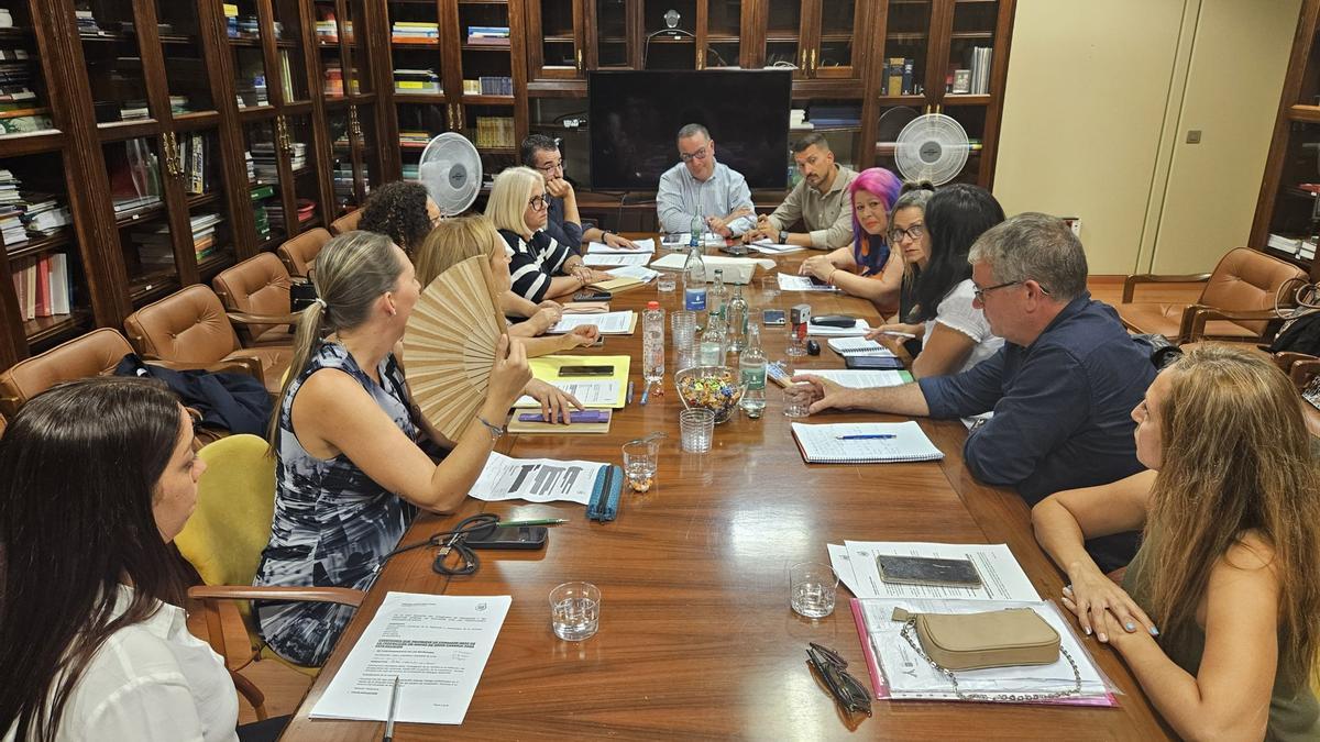 Reunión de Poli Suárez con las ampas sobre necesidades específicas de apoyo educativo, el pasado octubre.