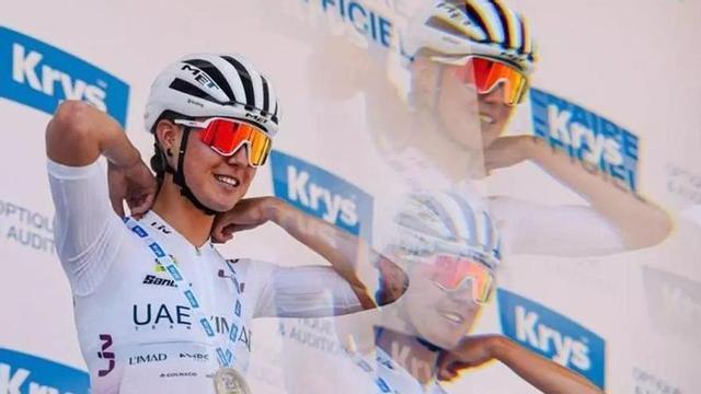 Paula Blasi, al podi del Tour com a millor jove.  | GAETAN FLAMME / ASO