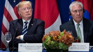 Trump (izquierda) y Tillerson escuchan a una delegación extranjera, en el marco de la Asamblea General de la ONU, el 21 de septiembre, en Nueva York.