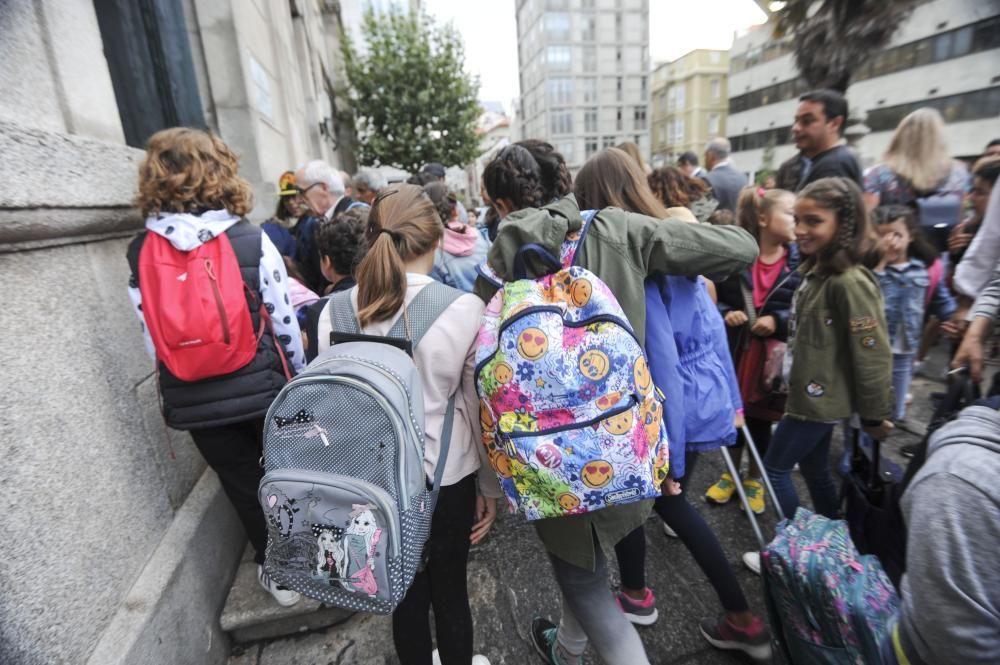 Unos 370.000 alumnos vuelven a las aulas gallegas con la incoporación de alumnos de Infantil y Primaria, y ESO, Bachillerato, FP el jueves.